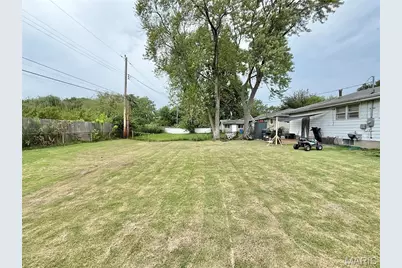 130 Ruth Drive, Florissant, MO 63031 - Photo 3