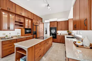 655 Spyglass Summit Dr, Chesterfield, MO 63017 - Photo 11