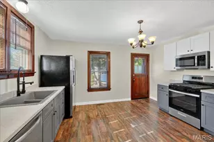 7114 Drury Ln, Saint Louis, MO 63143 - Photo 13