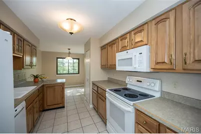 1621 Walpole Drive #B, Chesterfield, MO 63017 - Photo 11