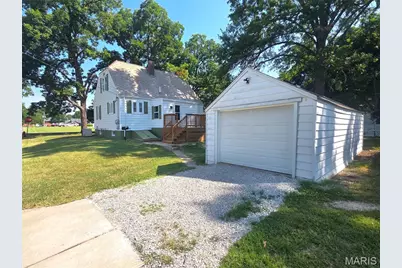 698 Center Drive, Saint Genevieve, MO 63670 - Photo 3