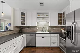 1304 Tahoe Valley Ct, Ballwin, MO 63021 - Photo 9