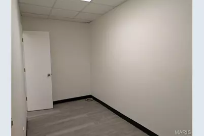 1434 Chambers Road, Saint Louis, MO 63135 - Photo 5