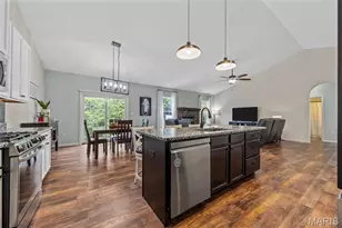 1030 Timber Bluff Dr, Wentzville, MO 63385 - Photo 11