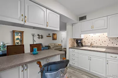 1745 Herault Place #B, Saint Louis, MO 63125 - Photo 13
