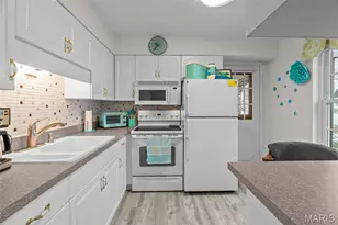 1745 Herault Pl, Saint Louis, MO 63125 - Photo 15