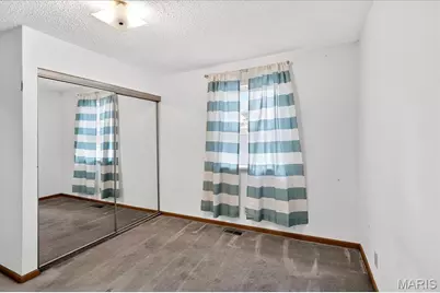 16 Midland Avenue, Maryland Heights, MO 63043 - Photo 29
