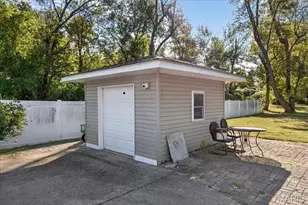 16 Midland Ave, Maryland Heights, MO 63043 - Photo 37