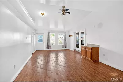 16 Midland Avenue, Maryland Heights, MO 63043 - Photo 17