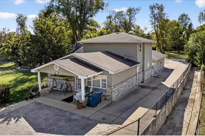16 Midland Avenue, Maryland Heights, MO 63043 - Photo 1