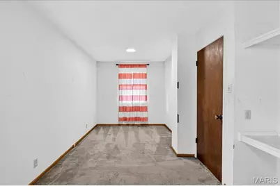 16 Midland Avenue, Maryland Heights, MO 63043 - Photo 33