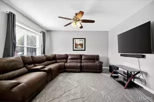 1329 Summergate Pkwy, Saint Charles, MO 63303 - Photo 9