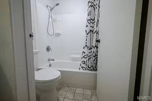 648 Coeur de Royale Dr, Creve Coeur, MO 63141 - Photo 11