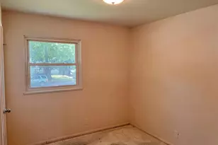 10501 Lilac Ave, Saint Louis, MO 63137 - Photo 7