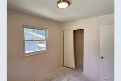 10501 Lilac Avenue, Saint Louis, MO 63137 - Photo 11