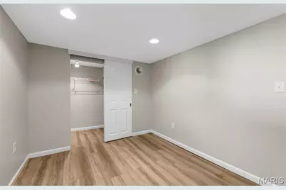 9429 Burdella Avenue, Saint Louis, MO 63114 - Photo 29