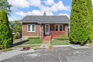 9429 Burdella Ave, Saint Louis, MO 63114 - Photo 1
