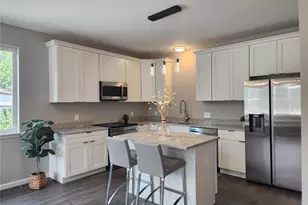 10111 Niblic Dr, Overland, MO 63114 - Photo 5