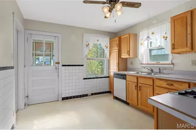 2424 Rockford Avenue, Saint Louis, MO 63144 - Photo 11