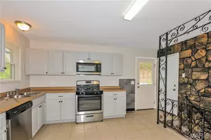 11443 Tobaggon Trl, Florissant, MO 63033 - Photo 7