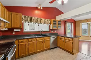 16423 Laurel Park Ct, Grover, MO 63040 - Photo 13