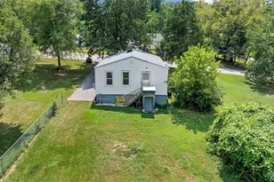 10525 Hobday Ave, Saint Ann, MO 63074 - Photo 3