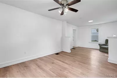 10525 Hobday Avenue, Saint Ann, MO 63074 - Photo 7