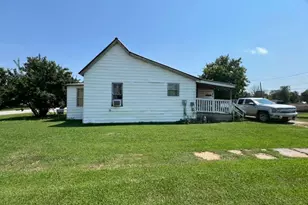 201 E Birch St, Shelbina, MO 63468 - Photo 3