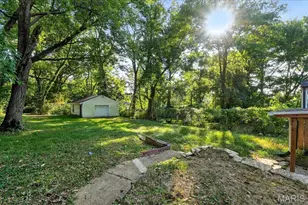 9386 Golden Gate Rd, Rock Hill, MO 63144 - Photo 27