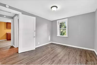 9386 Golden Gate Road, Rock Hill, MO 63144 - Photo 21