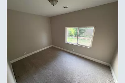 301 Howard Drive, Wentzville, MO 63385 - Photo 5