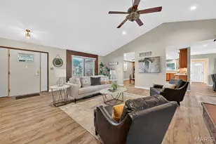 4931 Theiss Rd, Saint Louis, MO 63128 - Photo 5