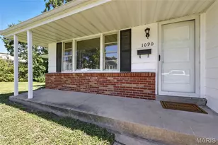 1090 Kinstern Dr, Des Peres, MO 63131 - Photo 35