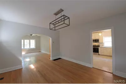 7342 Carleton Avenue, University City, MO 63130 - Photo 9