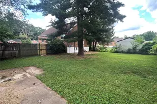 385 Kingston Dr, Saint Louis, MO 63125 - Photo 9