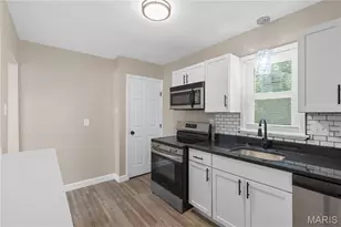 7525 Cory Pl, Unincorporated, MO 63133 - Photo 9