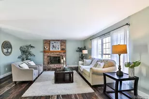 5527 Hennsley Cir, Weldon Spring, MO 63304 - Photo 5