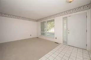 2570 Guildford Dr, Florissant, MO 63033 - Photo 5