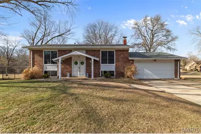 717 Crosswood Drive, Saint Charles, MO 63303 - Photo 1