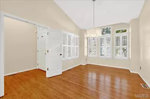 153 Vonbehren Dr, Chesterfield, MO 63005 - Photo 5