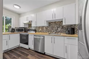 1222 Meramec Heights Dr, Ballwin, MO 63021 - Photo 9