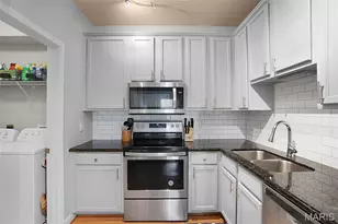 2642 Mcknight Crossing Ct, Saint Louis, MO 63124 - Photo 9