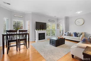 2642 Mcknight Crossing Ct, Saint Louis, MO 63124 - Photo 7