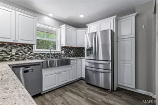 10179 Cherry Hill Ln, Potosi, MO 63664 - Photo 11