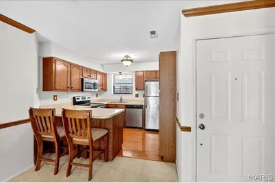 12952 Bryce Canyon Drive #B, Maryland Heights, MO 63043 - Photo 7