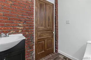 5200 Dewey Ave, Saint Louis, MO 63116 - Photo 13