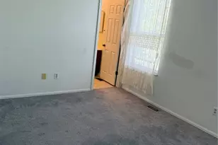 305 Sturbridge Village Dr, Hazelwood, MO 63042 - Photo 9