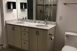 910 N McKnight Rd, University City, MO 63132 - Photo 3