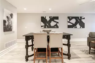 1045 S Taylor Ave, Saint Louis, MO 63110 - Photo 29