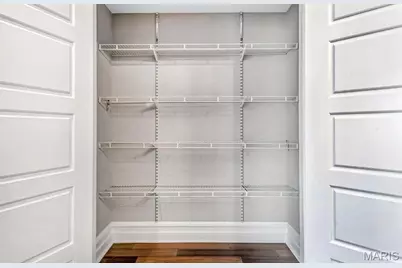 1045 S Taylor Avenue, Saint Louis, MO 63110 - Photo 13